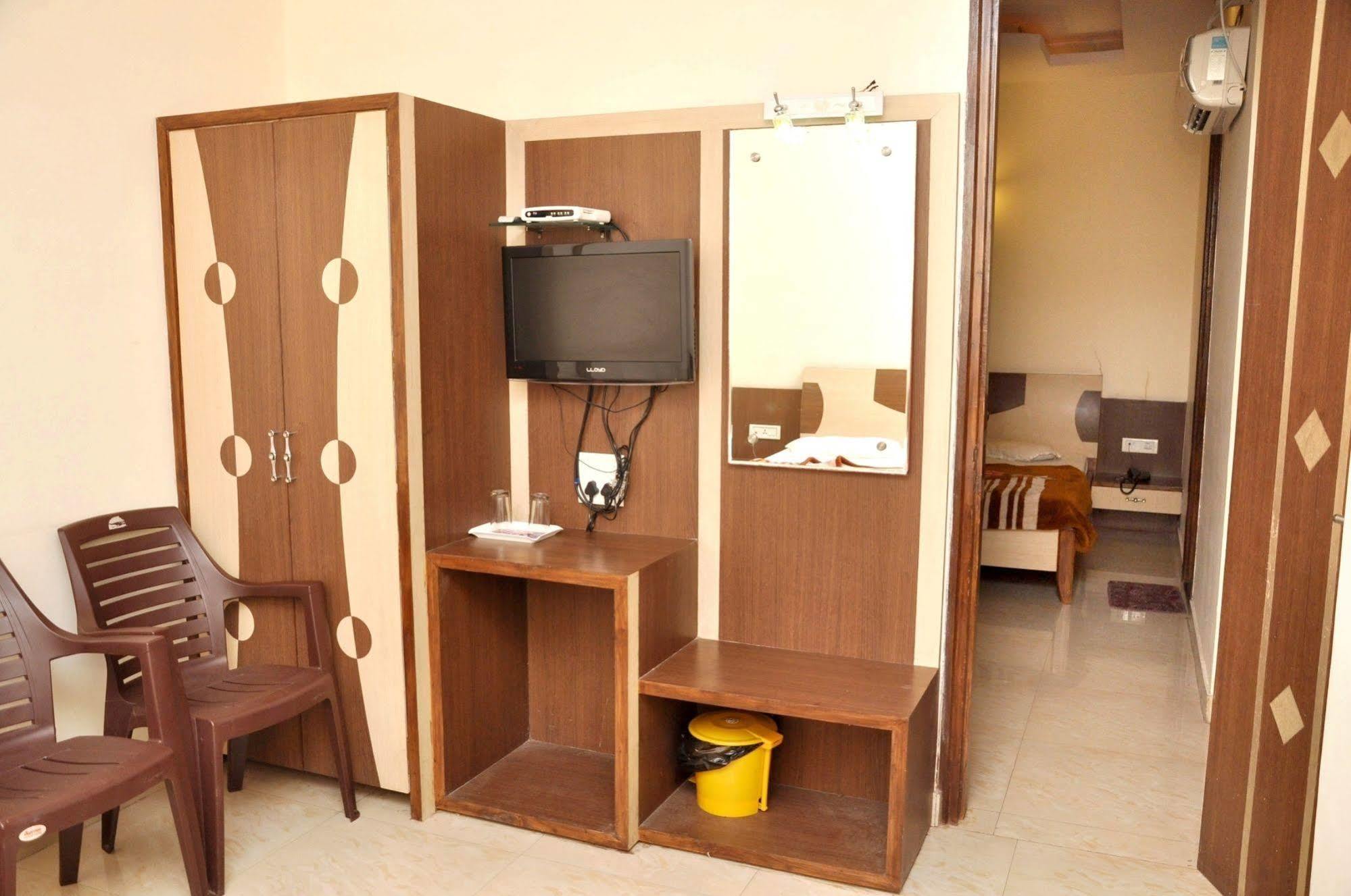 Hotel Robin Amritsar Exterior foto